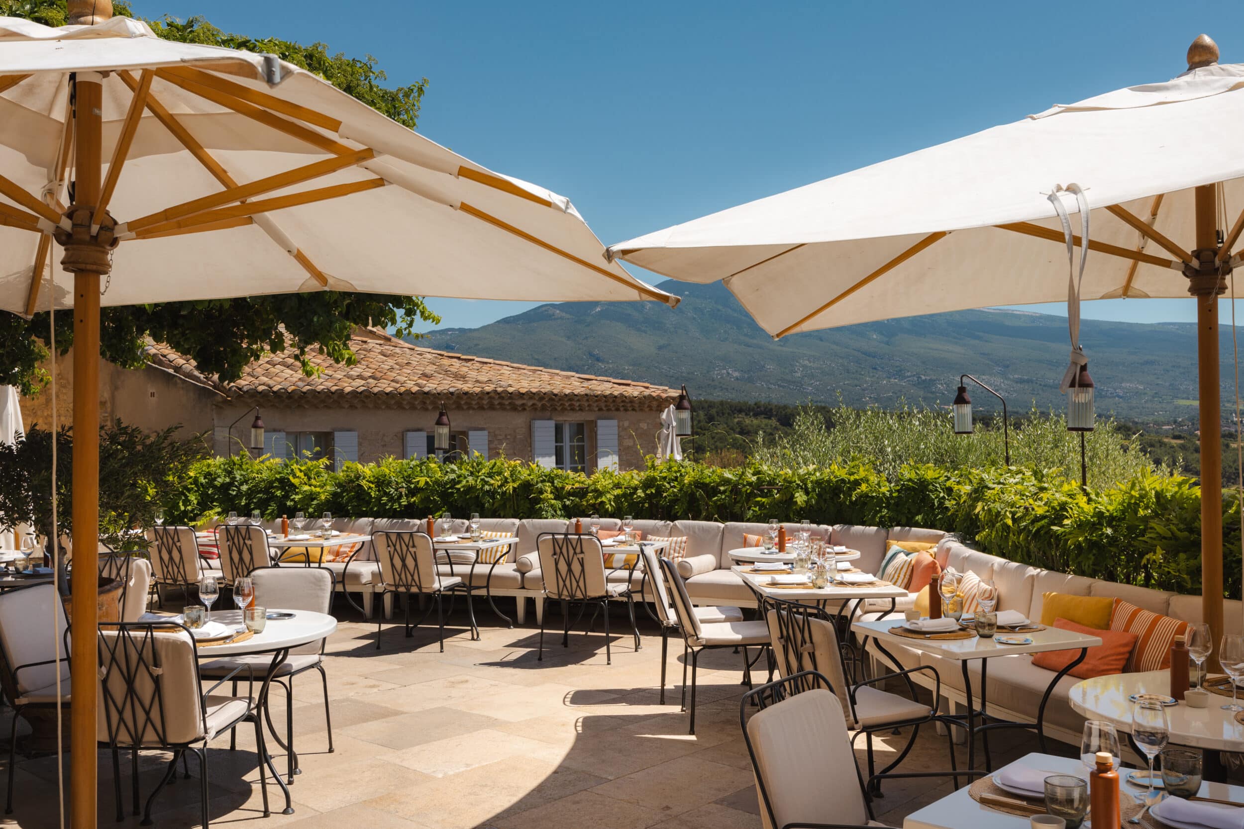 Terrasse La Table du Ventoux Hotel Crillon le Brave @morecontentstudio