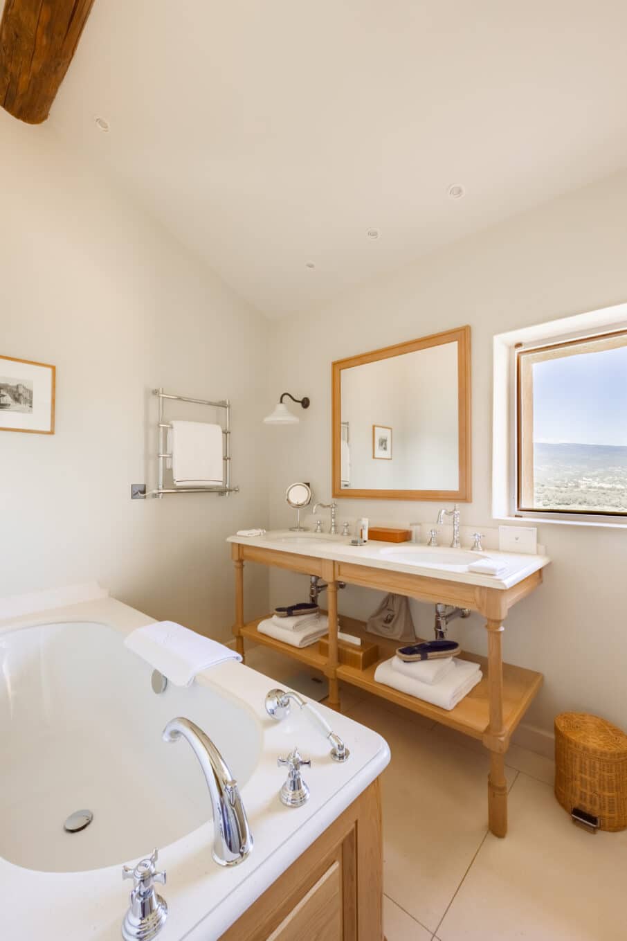 SDB Hotel Crillon le Brave @morecontentstudio
